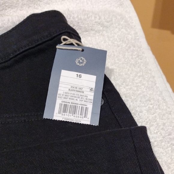 Universal Thread Black Jean Shorts Casual Style - Picture 3 of 5